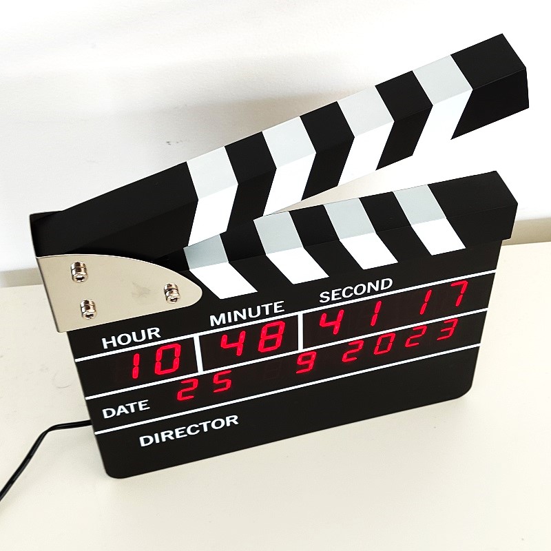 Digitálne stolné hodiny – Filmová klapka
