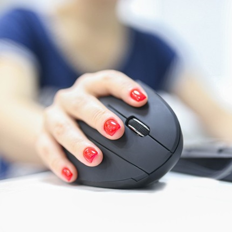 Ergonomická vertikálna bezdrôtová 2,4GHz myš - čierna