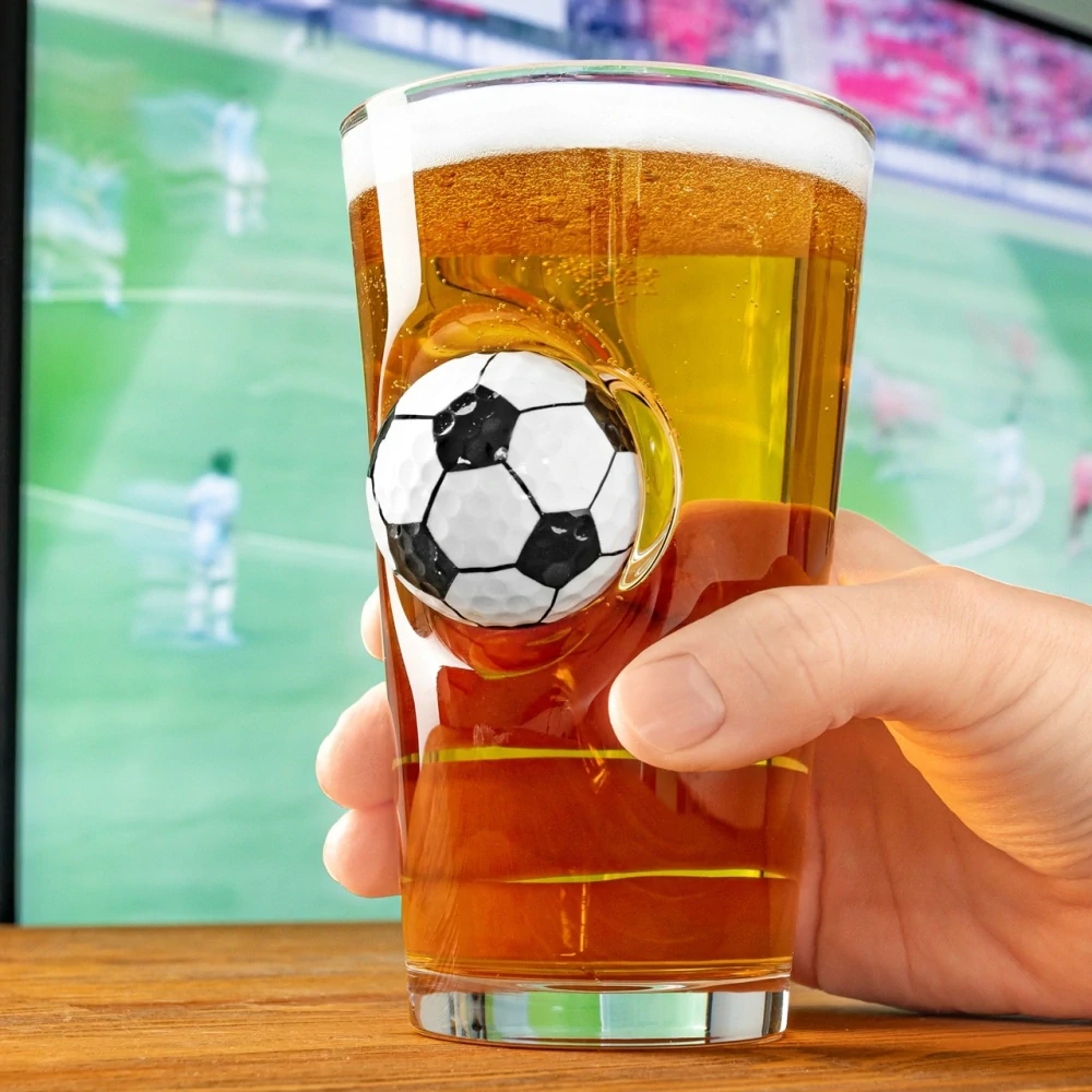 Pohár pre futbalistu 450ml - Futbalová lopta vsadená v skle