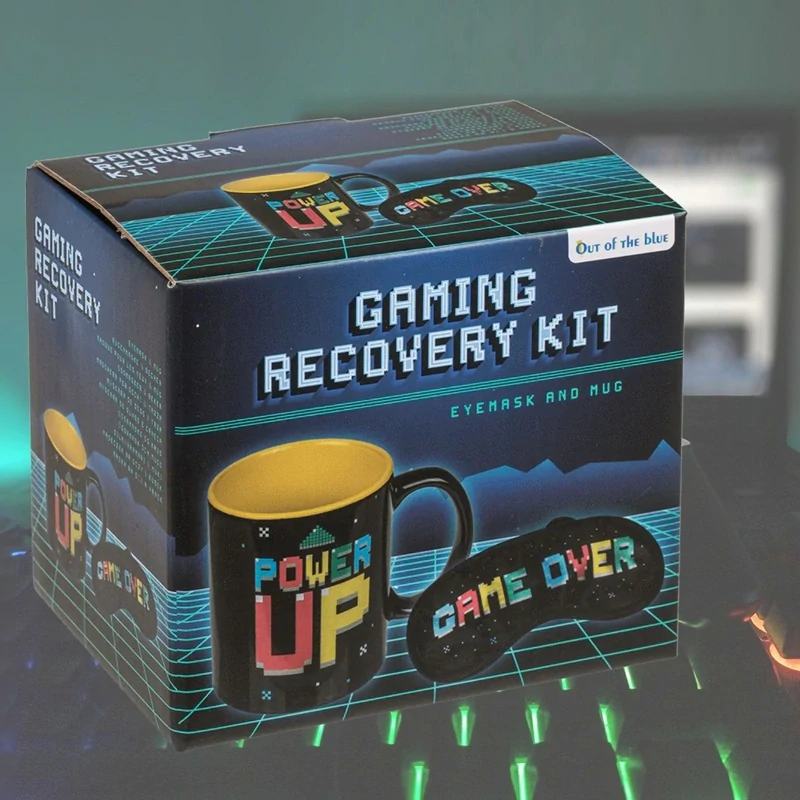 Darčeková sada pre hráča – hrnček 330 ml a maska na spanie Game Over