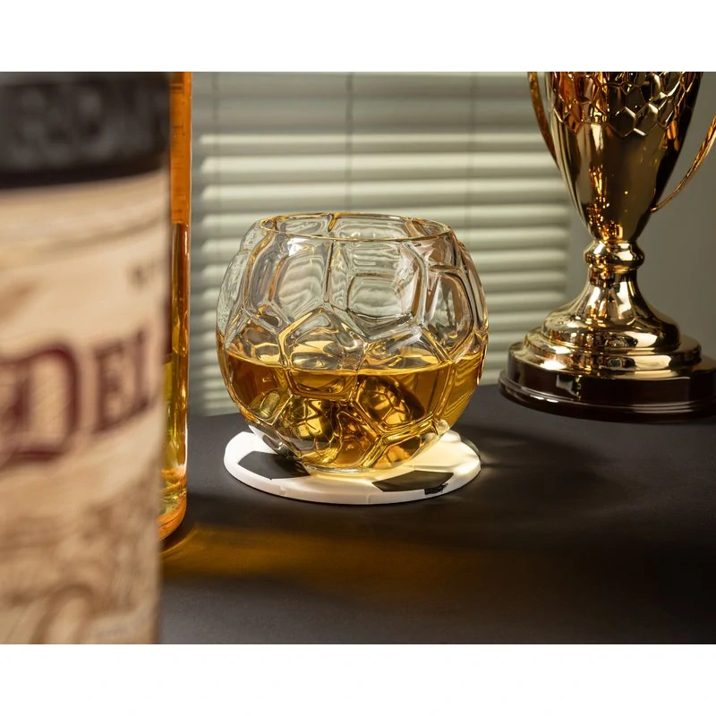 Pohár na whisky v tvare futbalovej lopty 300 ml – chladiace guľôčky a podložka v darčekovej krabici