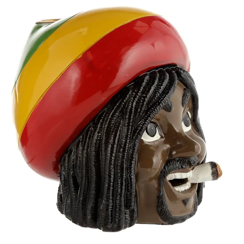 Vtipný vodopád s tečúcim dymom – Rastaman s dredy a cigaretou