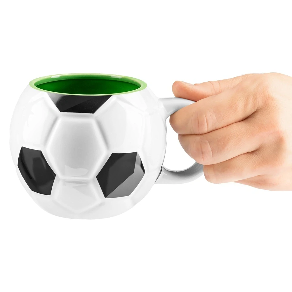 Hrnček pre futbalistu v krabičke - Futbalová lopta, zelené vnútro