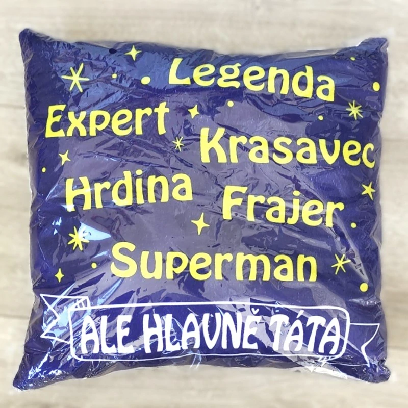 Vankúš pre otca „Legenda, expert, krasavec… ale hlavne otec“ – darček pre otca