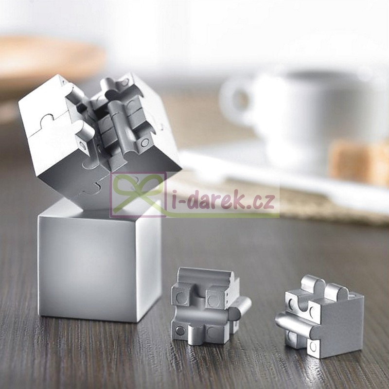3D kovové puzzle s podstavcom - ťažítko CUBE