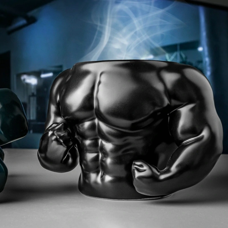 Svalnatý keramický hrnček pre silákov - Muscle Mug