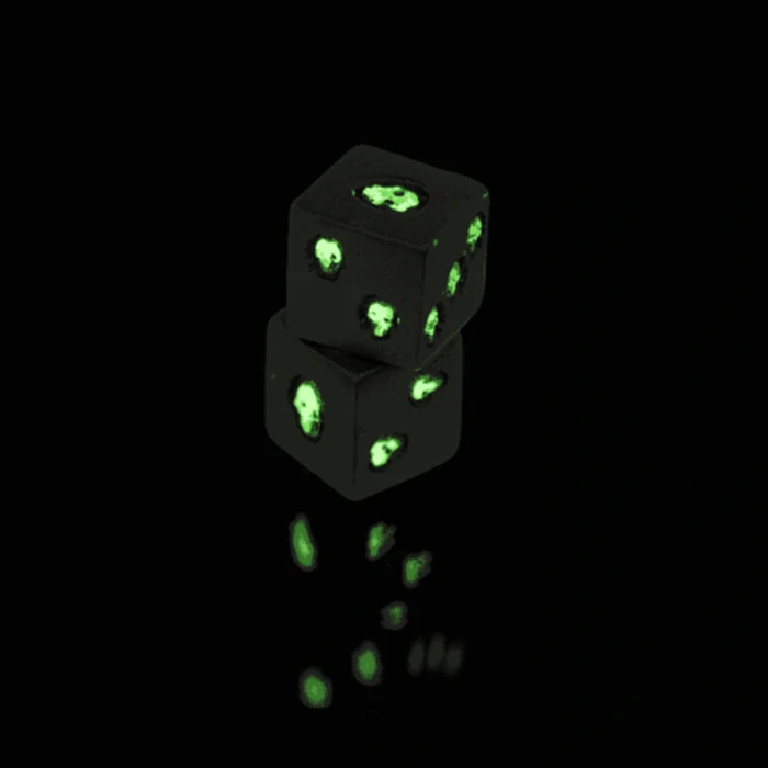 Svietiace hracie kocky s lebkami 2 ks – NEON Glow in the Dark