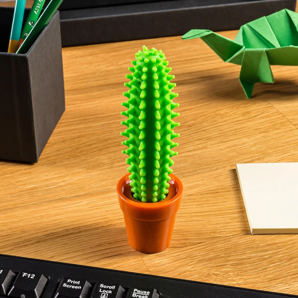 Pero v tvare kaktusu - kaktus, ktorý nikdy nezvädne