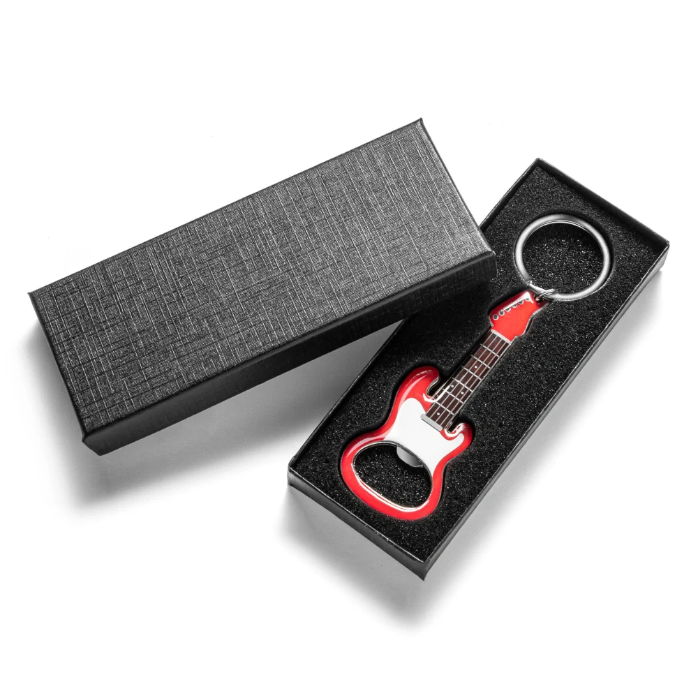 Prívesok na kľúče Červená elektrická gitara – otvárač s magnetom