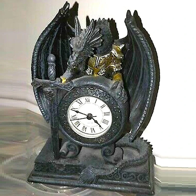 Fantasy stolové hodiny - Dračí ochranca času s mečom