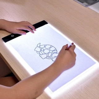 Podsvietená LED tabuľka na obkresľovanie - 33x23cm